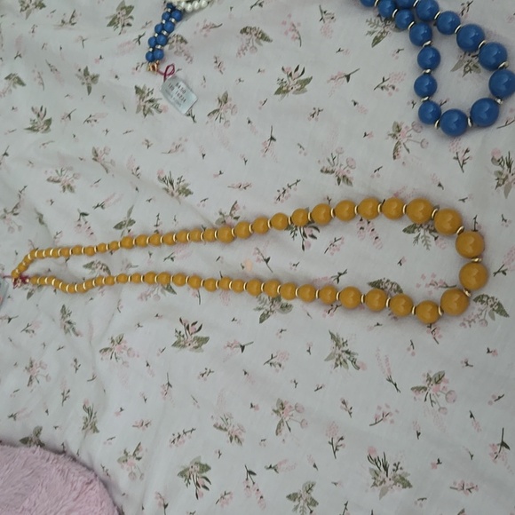 Faux Pearl Beaded Necklaces - Picture 7 of 9